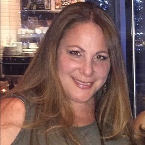 Meet your Posher, Cynthia